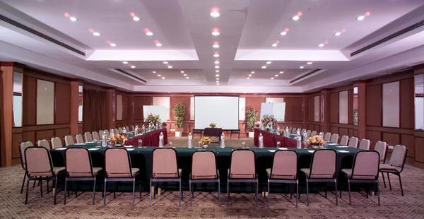 Eagleton - The Golf Resort Bidadi Екстериор снимка