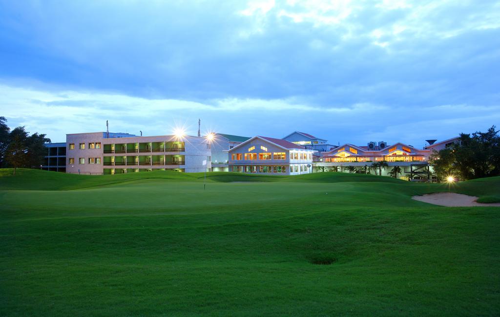 Eagleton - The Golf Resort Bidadi Екстериор снимка