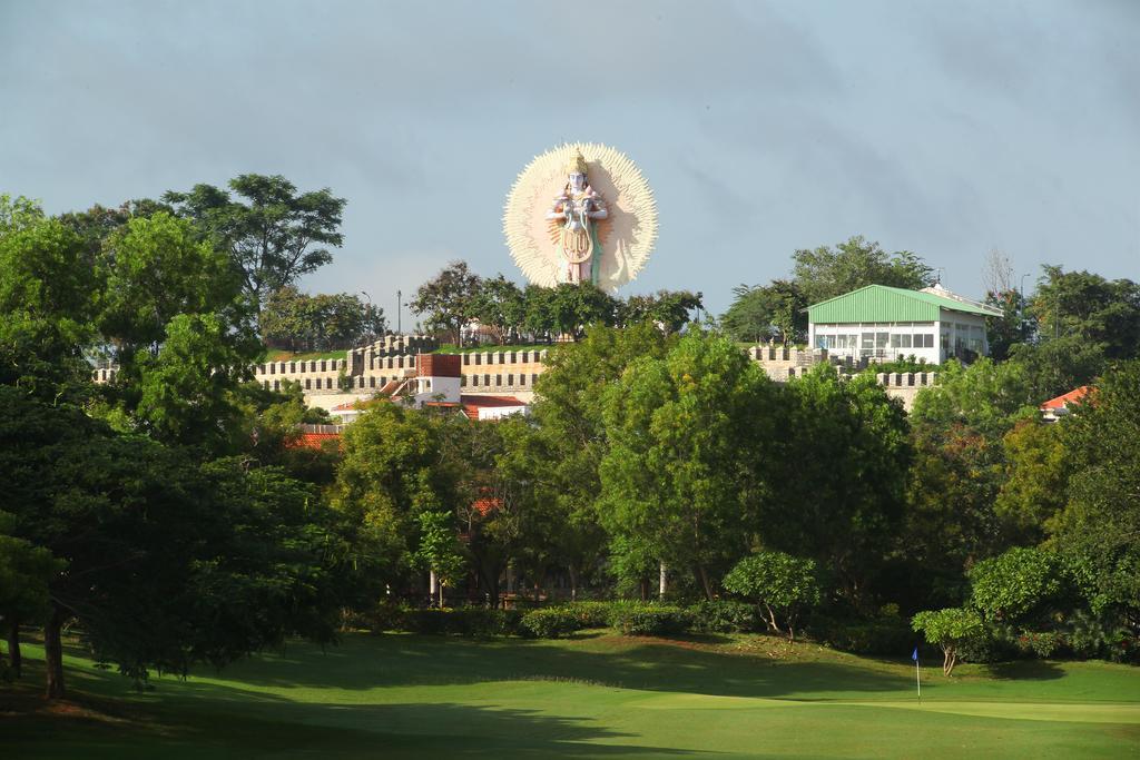 Eagleton - The Golf Resort Bidadi Екстериор снимка