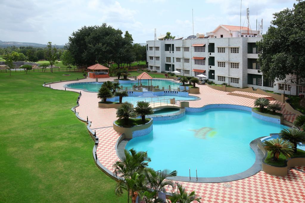 Eagleton - The Golf Resort Bidadi Екстериор снимка